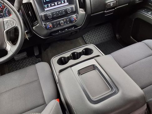 Used 2018 Chevrolet Silverado 1500 LT w/ LT Eassist Package image 9