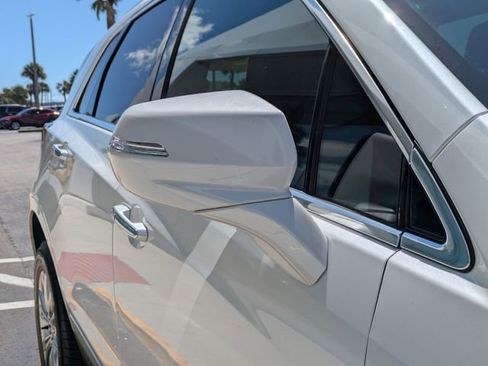Certified 2025 Cadillac XT5 Luxury w/ LPO, Floor Liner Package FWD image 15