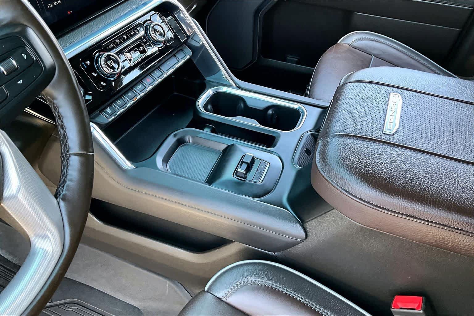 Used 2024 GMC Sierra 3500 Denali w/ Denali Reserve Package AWD/4WD image 16