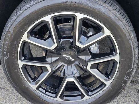 Used 2024 Chevrolet Tahoe RST w/ Luxury Package image 9