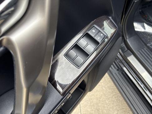 Used 2021 Lexus GX 460 Premium w/ Accessory Package image 30