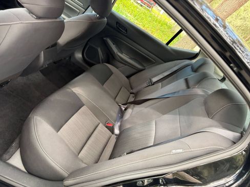 Used 2025 Nissan Altima 2.5 SV FWD image 25