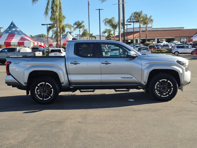 Used 2024 Toyota Tacoma TRD Sport w/ TRD Sport Upgrade Package AWD/4WD image 4