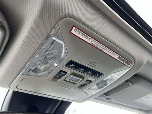 Used 2020 Toyota RAV4 XLE Premium image 33