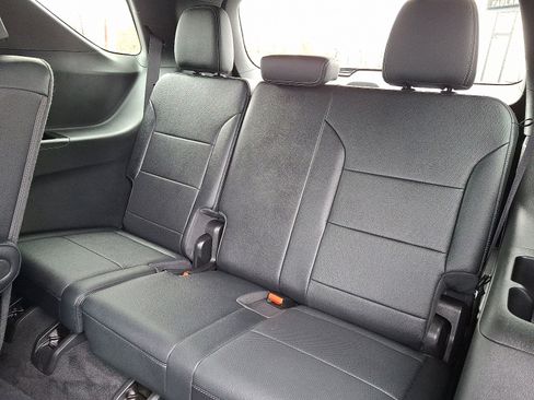 Certified 2025 Chevrolet Traverse LT image 12