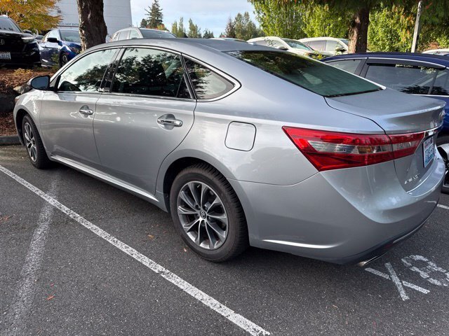 Used 2017 Toyota Avalon XLE w/ Carpet Mat Package FWD image 4