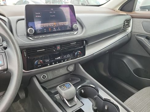 Used 2022 Nissan Rogue SV FWD image 20