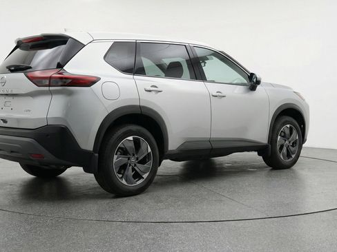 Used 2025 Nissan Rogue SV AWD/4WD image 9