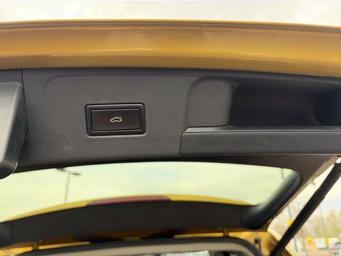 Used 2018 Volkswagen Atlas SEL image 25