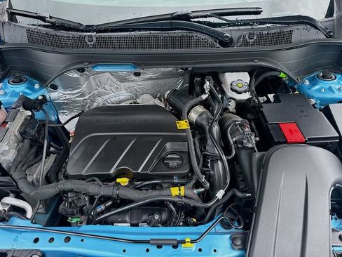 Used 2025 Chevrolet Trax RS w/ Driver Confidence Package FWD image 33
