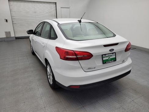 Used 2018 Ford Focus SE FWD image 5
