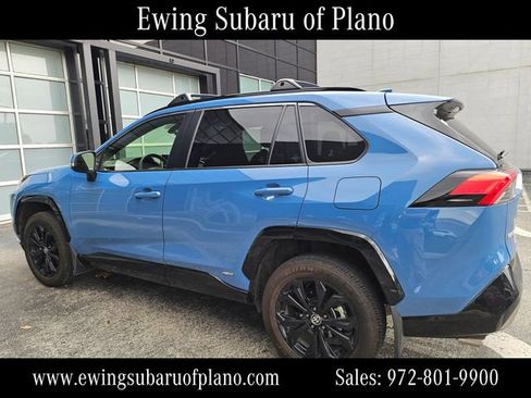 Used 2024 Toyota RAV4 SE image 3