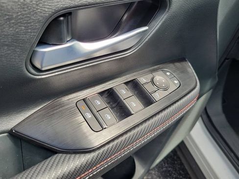 Used 2025 Nissan Kicks SR FWD image 16