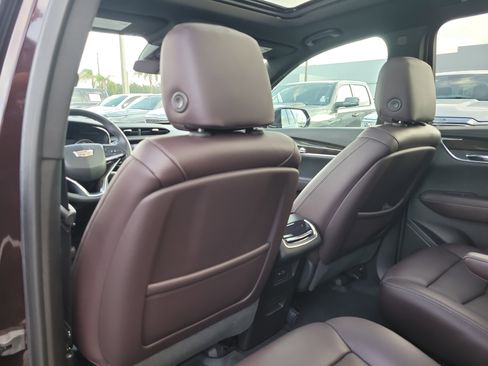 Used 2020 Cadillac XT6 Premium Luxury FWD image 13