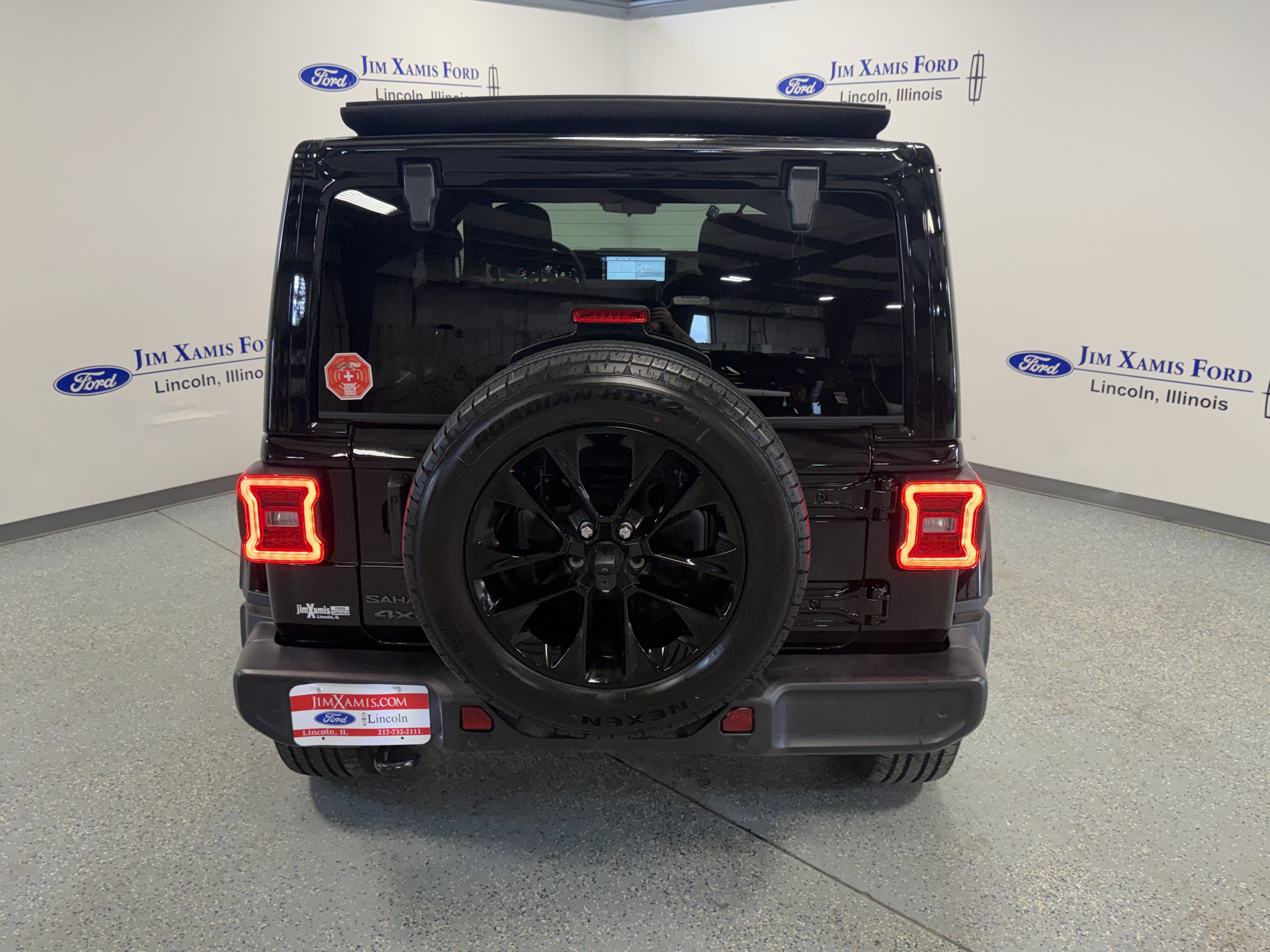 Used 2025 Jeep Wrangler Unlimited Sahara w/ Safety Group AWD/4WD image 33