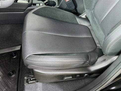Used 2025 Subaru Forester Touring AWD/4WD image 27