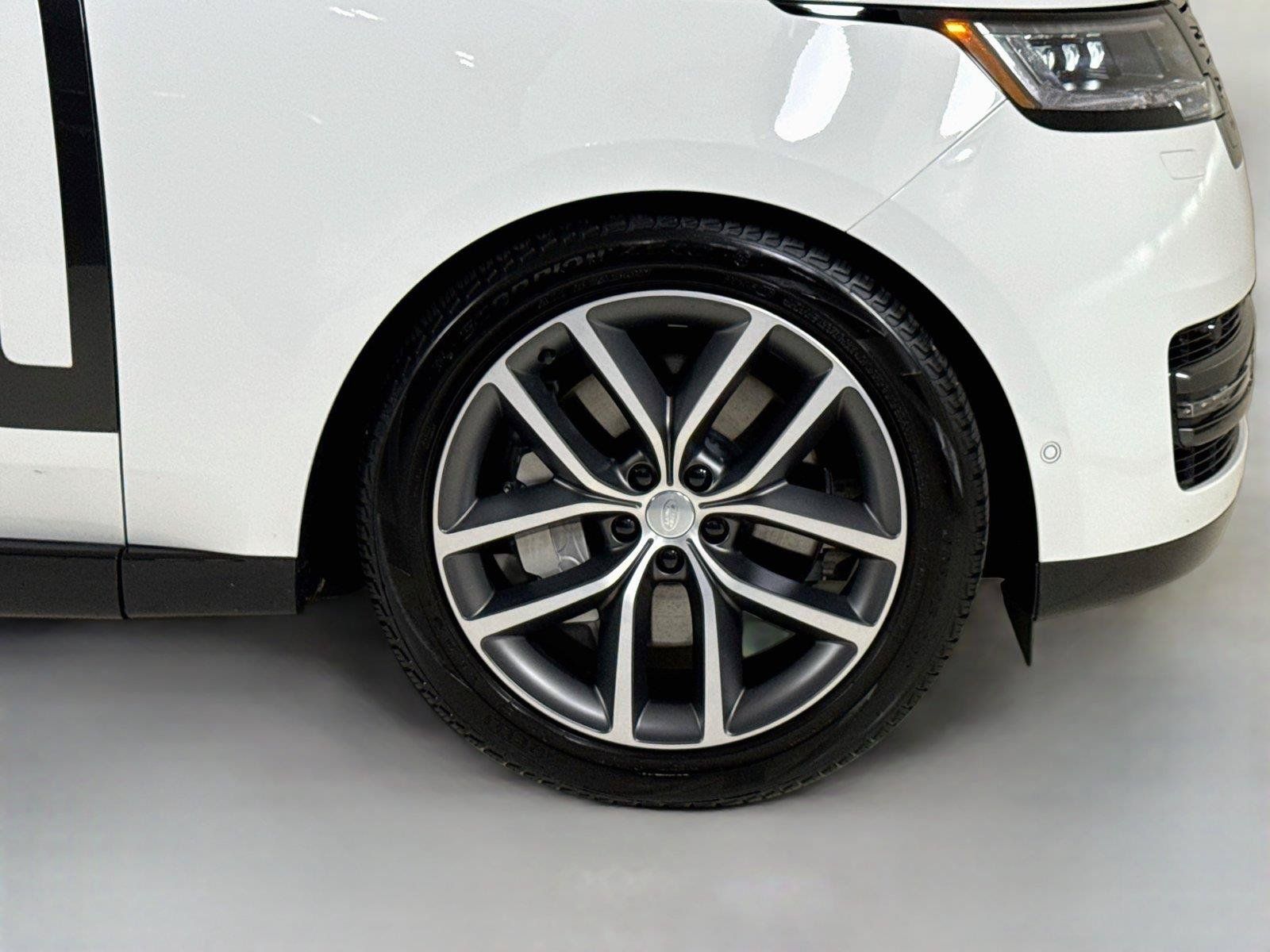 Used 2024 Land Rover Range Rover SE AWD/4WD image 37