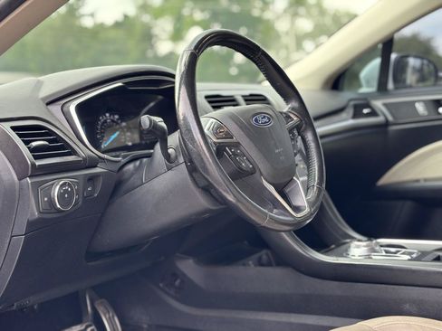 Used 2018 Ford Fusion Titanium AWD/4WD image 17
