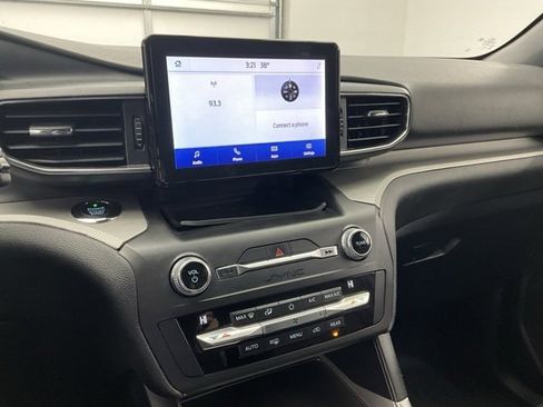 Used 2020 Ford Explorer XLT w/ Equipment Group 202A image 11