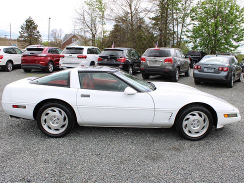 Used 1996 Chevrolet Corvette Coupe RWD image 6