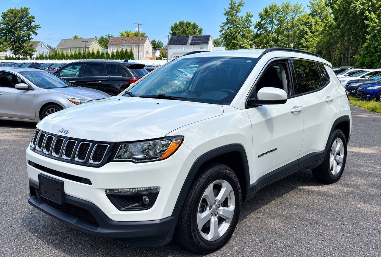 Used 2019 Jeep Compass Latitude w/ Popular Equipment Group AWD/4WD image 1