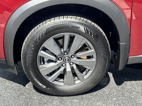 Certified 2025 Nissan Pathfinder SV FWD image 14