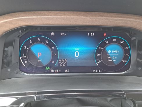 Certified 2025 Volkswagen Atlas SE image 19