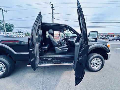 Used 2014 Ford F250 Lariat w/ Chrome Package image 34