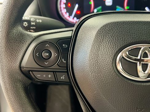 Used 2025 Toyota RAV4 XLE FWD image 18