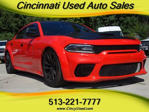 Used 2017 Dodge Charger R/T RWD image 1