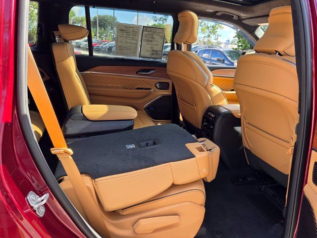 Used 2025 Jeep Grand Cherokee L Summit AWD/4WD image 22
