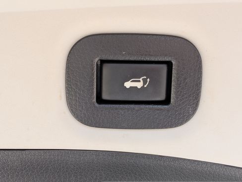 Used 2017 Nissan Rogue SL w/ SL Premium Package FWD image 14