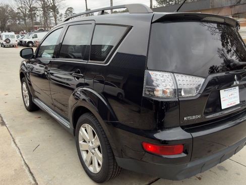 Used 2013 Mitsubishi Outlander SE image 22