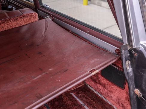 Used 1991 Jeep Grand Wagoneer AWD/4WD image 78