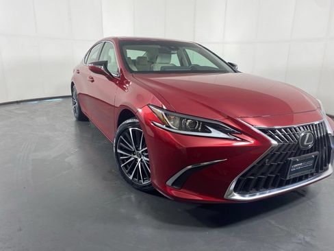 Used 2025 Lexus ES 350 w/ Premium Package FWD image 4