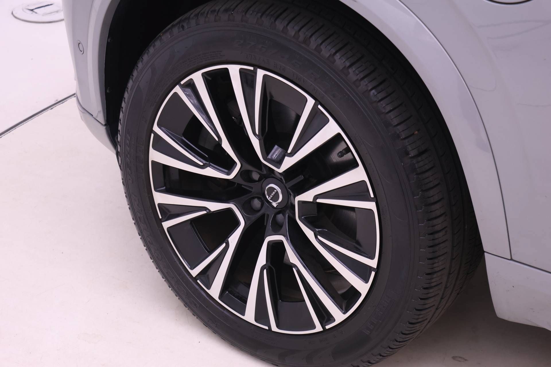 Certified 2025 Volvo XC90 T8 Plus w/ Protection Package Premier AWD/4WD image 22