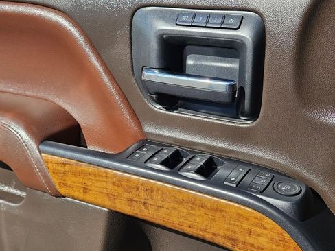 Used 2015 Chevrolet Silverado 1500 High Country w/ High Country Premium Package image 11