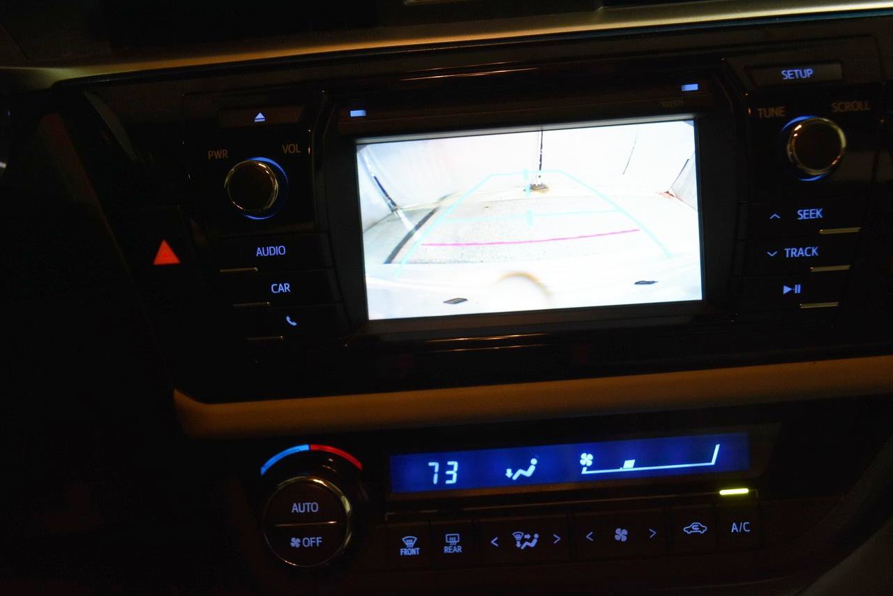 Used 2016 Toyota Corolla LE FWD image 38