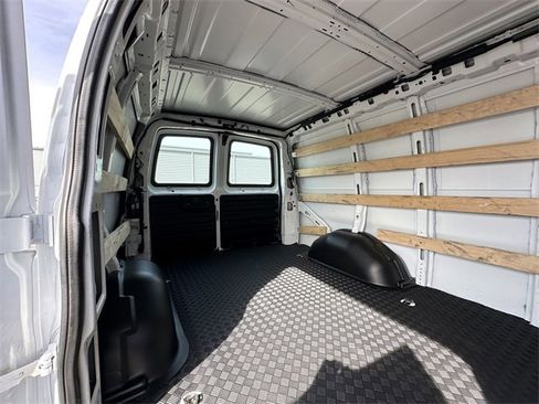 Used 2023 Chevrolet Express 2500 w/ Driver Convenience Package image 32