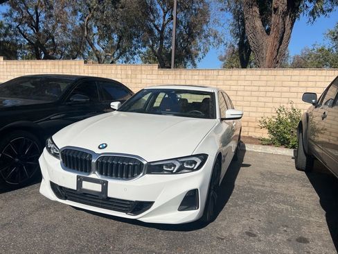 Certified 2024 BMW 330i Sedan w/ Convenience Package RWD image 3