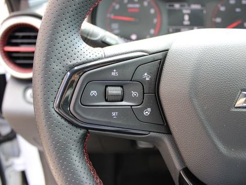 Used 2025 Chevrolet Trax RS w/ Driver Confidence Package FWD image 13