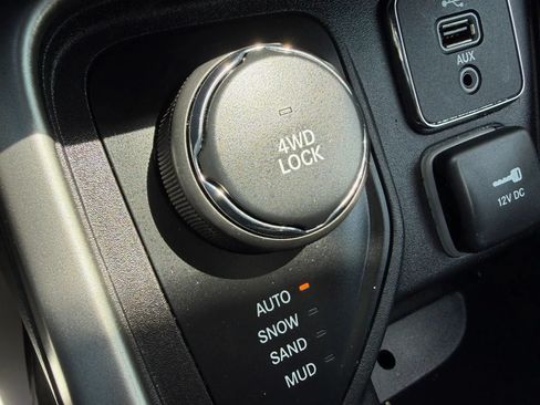 Used 2019 Jeep Compass Latitude w/ Popular Equipment Group AWD/4WD image 36