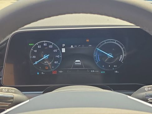 New 2026 Kia Niro Wind FWD image 32
