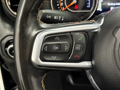 Used 2022 Jeep Wrangler Unlimited Sahara AWD/4WD image 16
