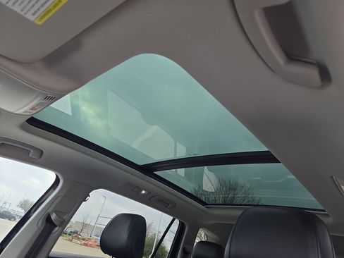 Used 2024 Volkswagen Tiguan Wolfsburg Edition image 17