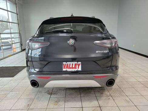 Used 2024 Alfa Romeo Stelvio Ti image 10