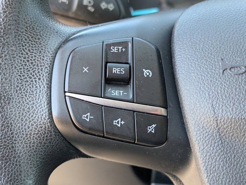 Used 2022 Ford Escape SE FWD image 18