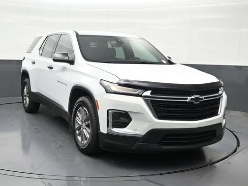 Used 2023 Chevrolet Traverse LS FWD image 8