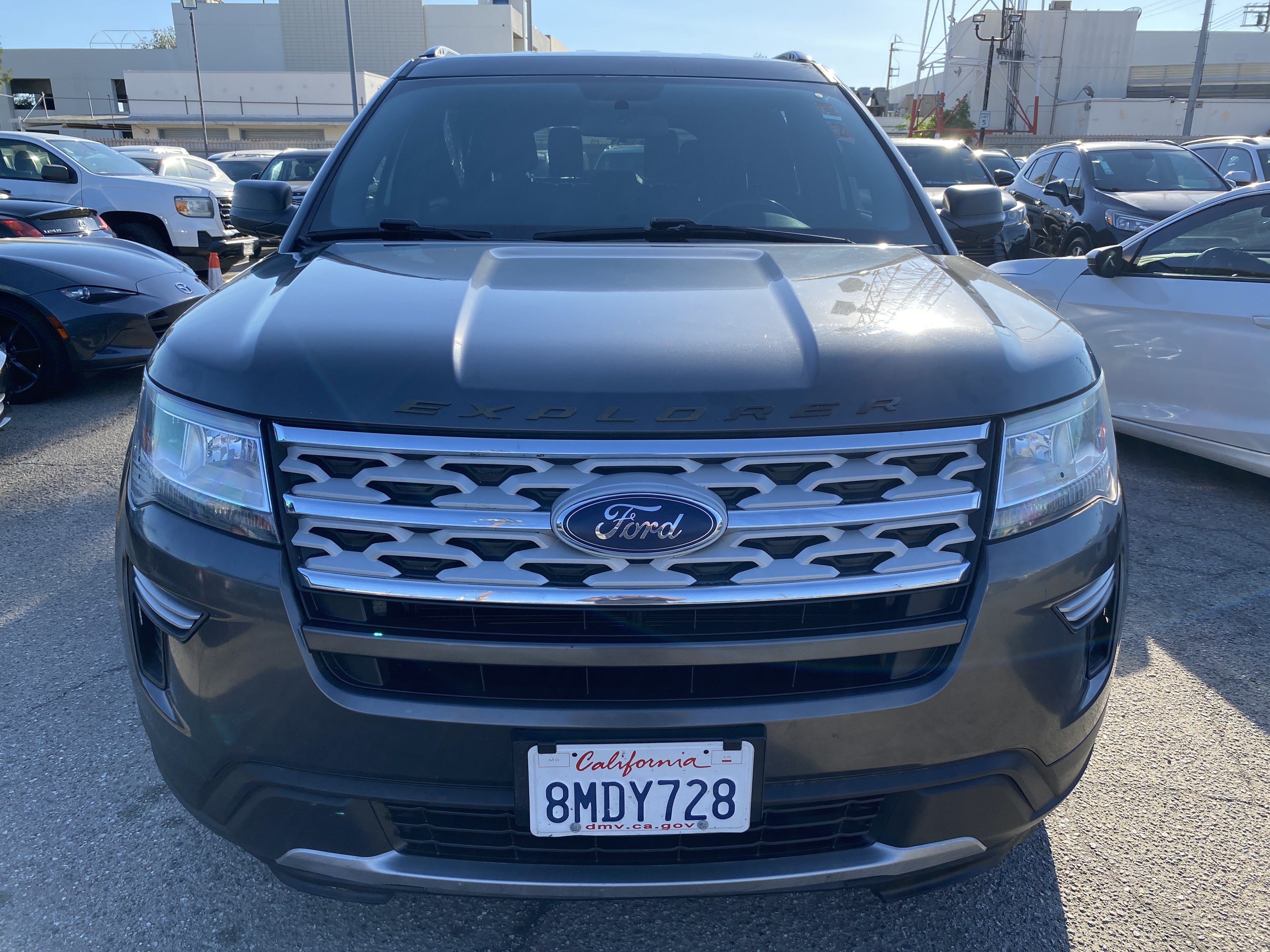 Used 2019 Ford Explorer XLT FWD image 3