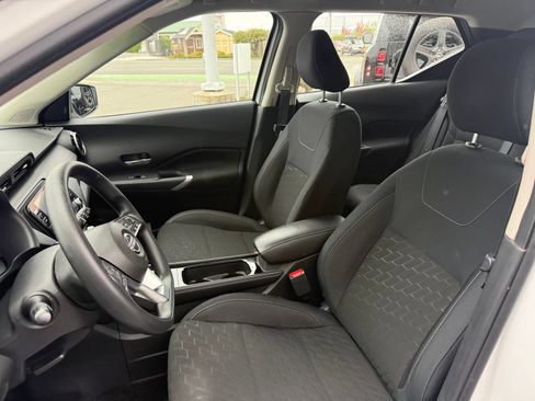 Used 2023 Nissan Kicks SV FWD image 11